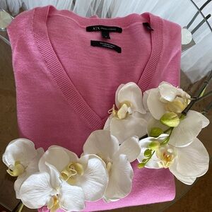 Armani Exchange 100% merino wool, lightweight, v-neckline, sweater! Size Small
